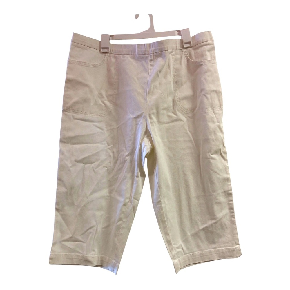 Real Size Women's 11" Pull On Stretch Shorts